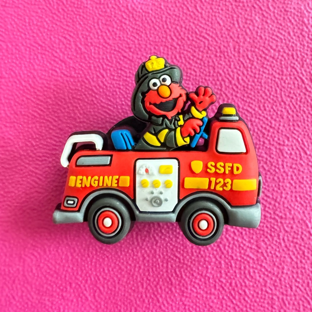 Firetruck Elmo Croc Charm Jibbitz (1)